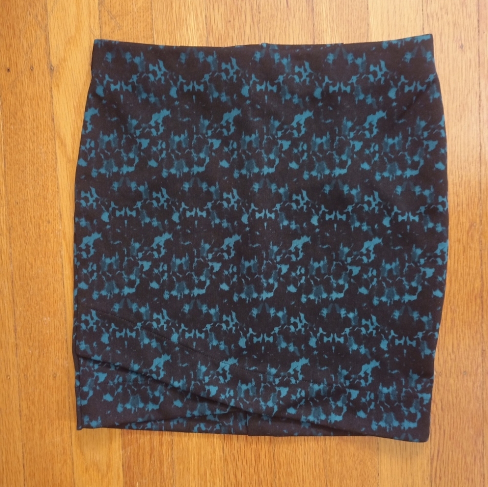 H & M mini skirt